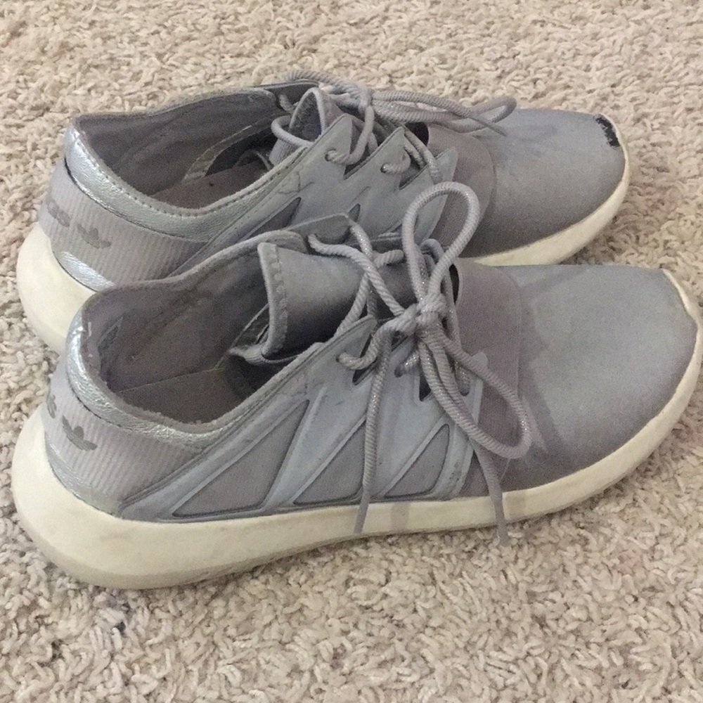 Adidas tubular silver tennis shoes